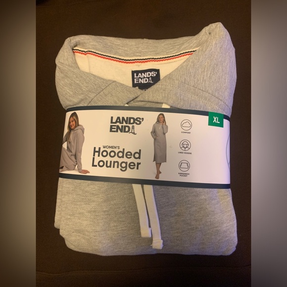 HOODED LOUNGER - Picture 2 of 3